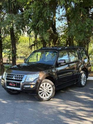 MITSUBISHI PAJERO 3.2 HPE 4X4 7 LUGARES 16V TURBO INTERCOOLER DIESEL 4P AUTOMÁTICO MITSUBISHI PAJERO 3.2 HPE 4X4 7 LUGARES 16V TURBO INTERCOOLER DIESEL 4P AUTOMÁTICO